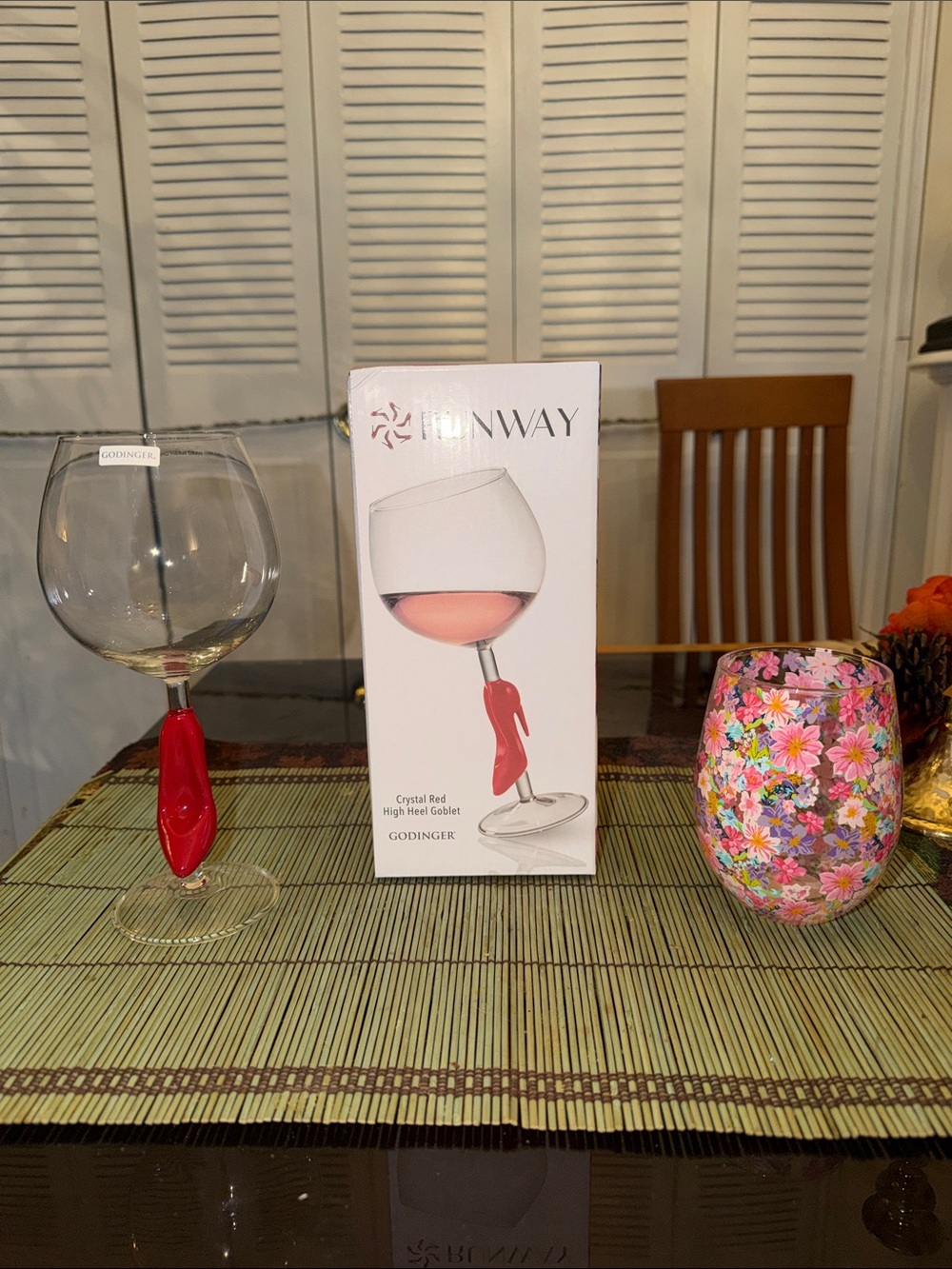 Set of Godinger Crystal Goblet with Red High-Heel Stem/Flower print water glass
